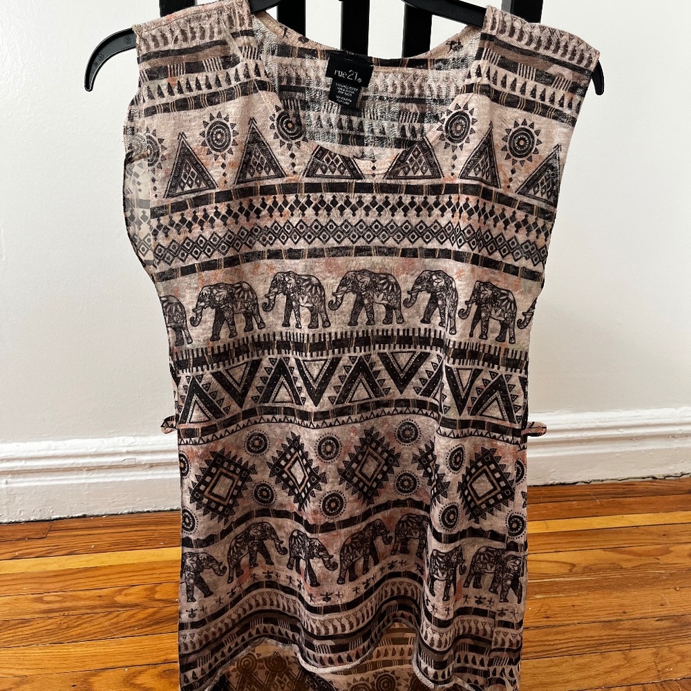 Rue 21 elephant sleeveless top XS/S